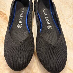Rothy's round toe black flat in size 8.5 - sold out online!